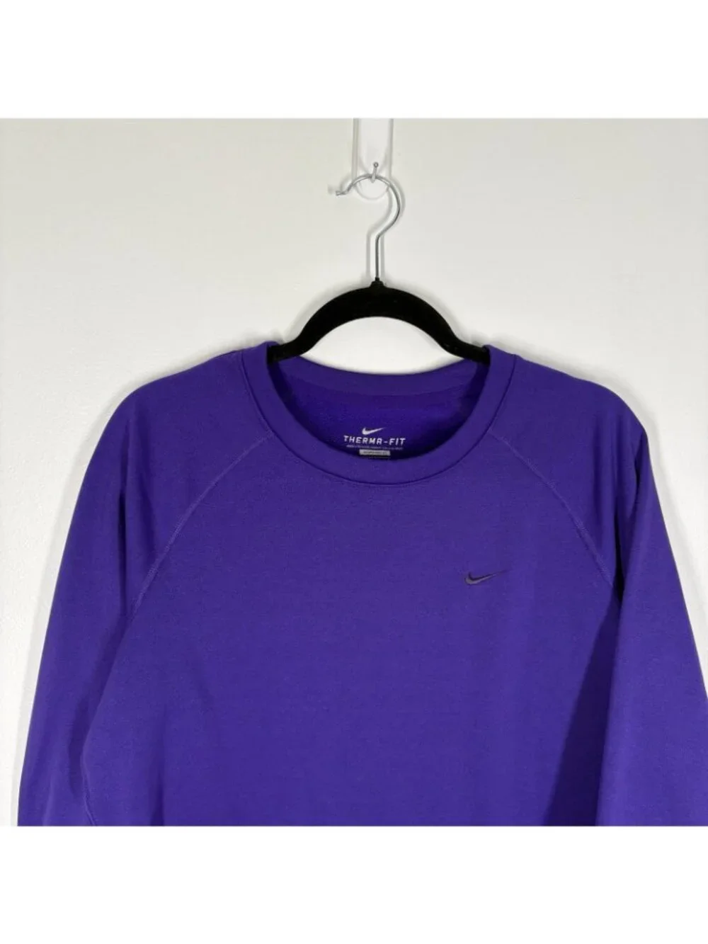 Nike Therma Fit Women L Purple Fleece Raglan Sleeve Crewneck Pullover Sweatshirt
